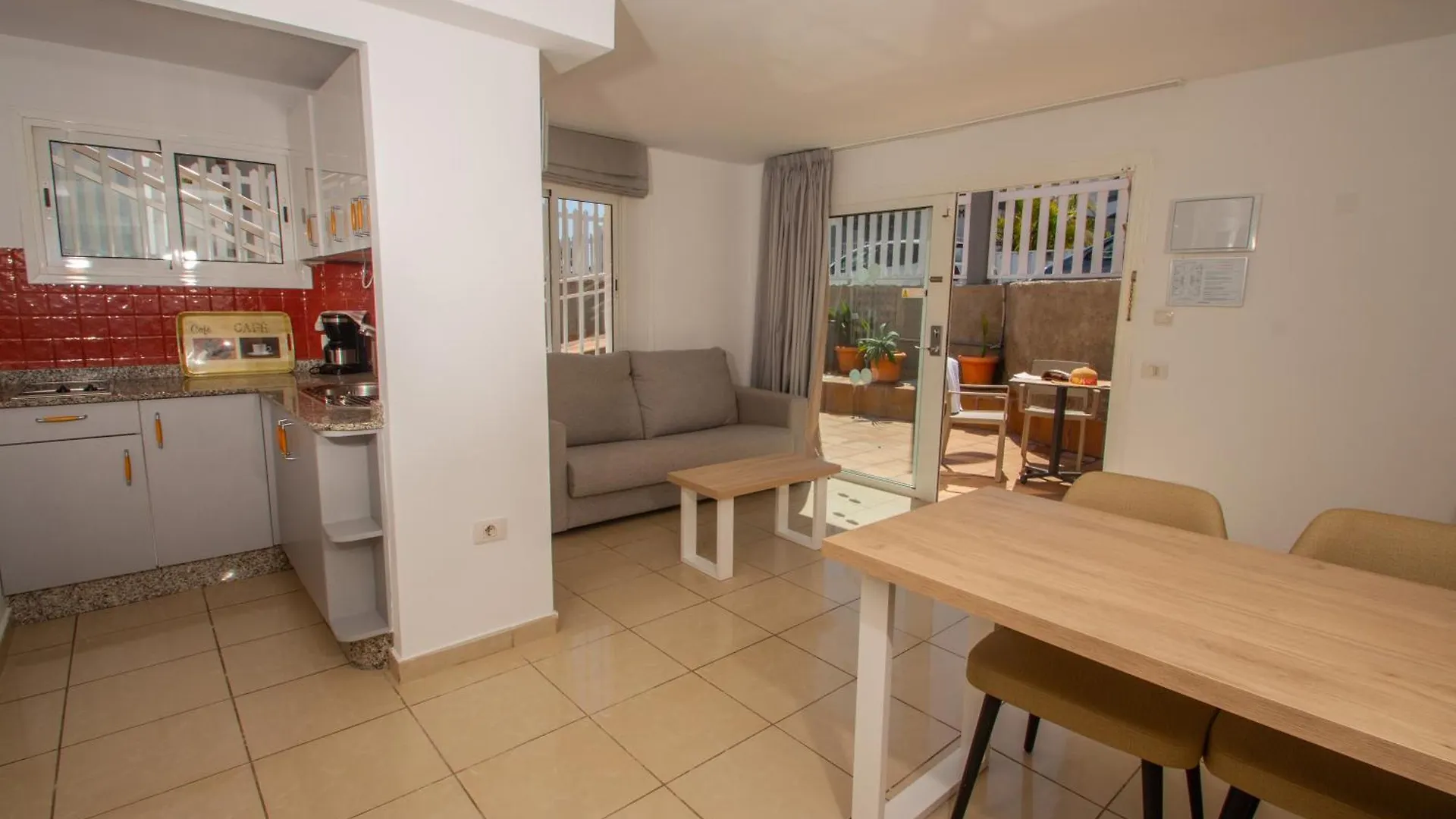 Apartamentos Cocoteros Maspalomas  Maspalomas (Gran Canaria)