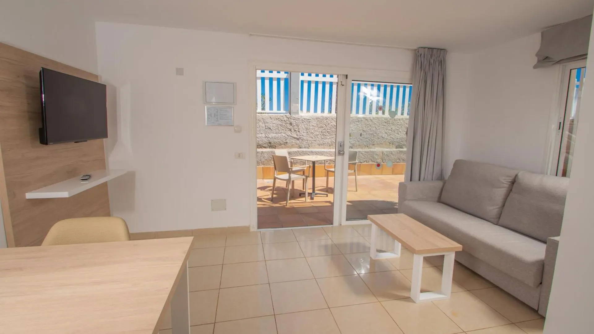 Apartamentos Cocoteros Maspalomas  Spain